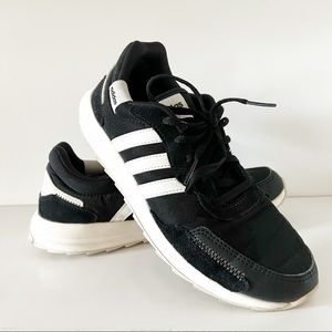 Adidas Retrorun women’s sneakers shoes size 8 black